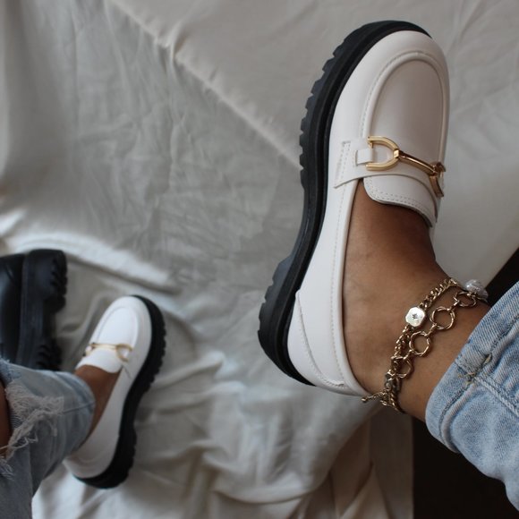 🚨FEW PAIRS LEFT// Chain detail White Platform Loafer - Picture 10 of 11
